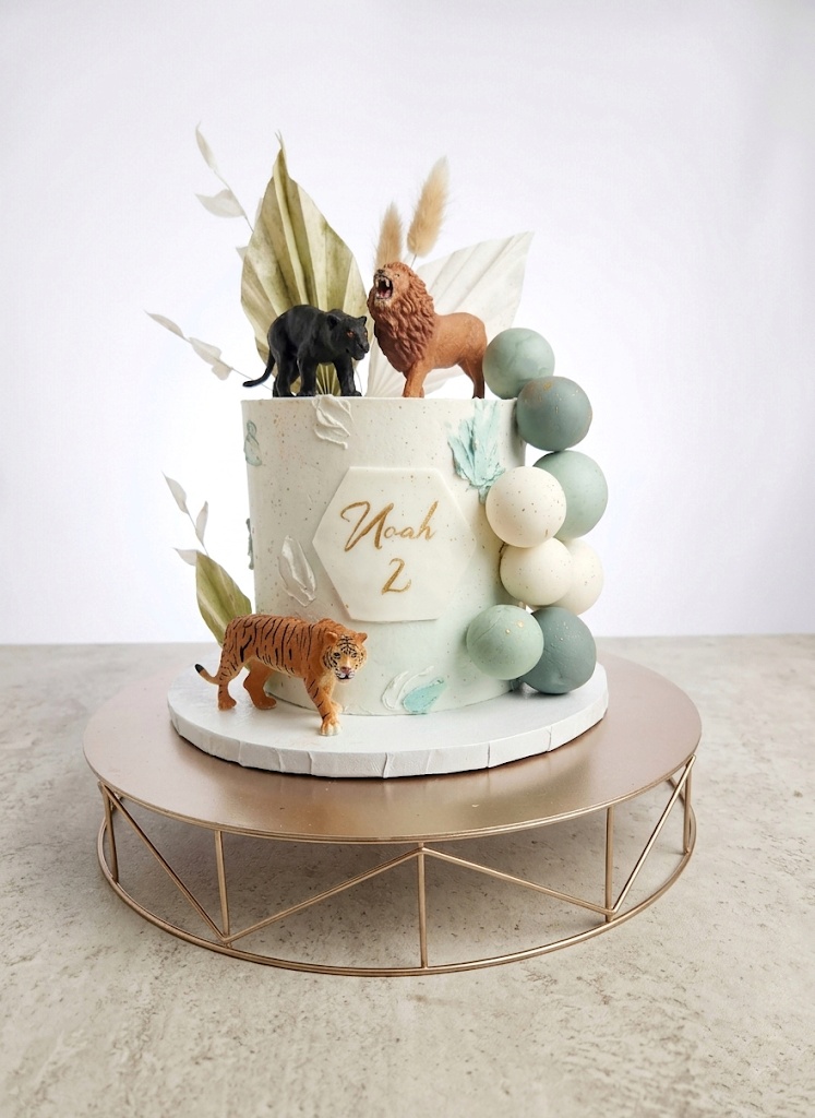 Boho Animal birthday · Minimal