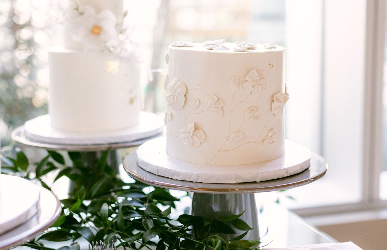 Simple white and purple · White and purple florals