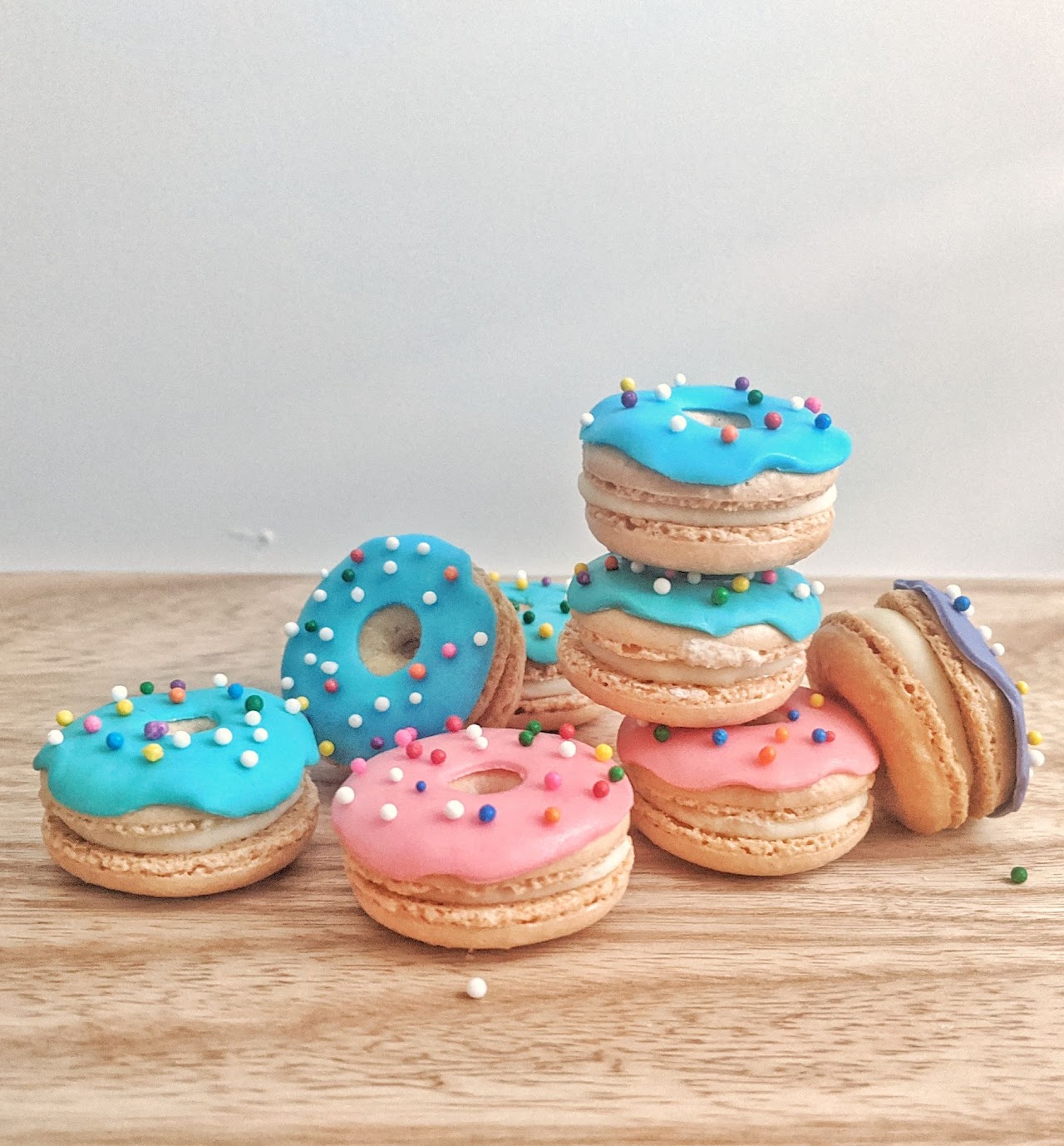 Dessert Table · Donut macarons